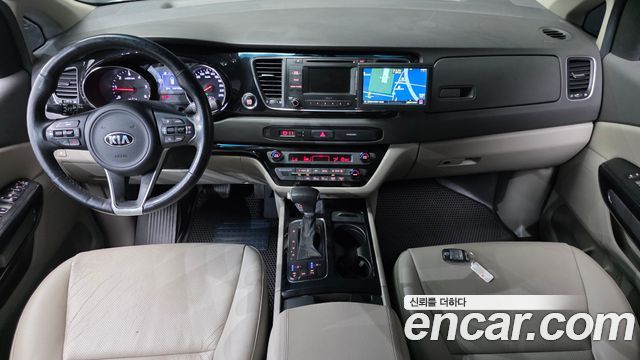 Kia Canival 2017 — photo 7
