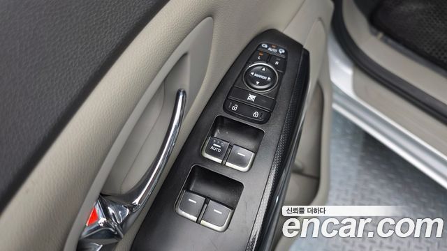 Kia Canival 2017 — photo 11