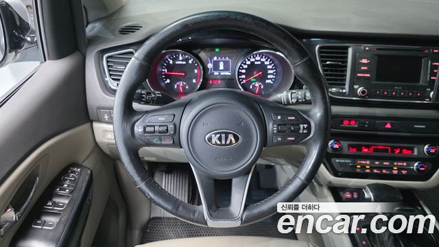 Kia Canival 2017 — photo 13