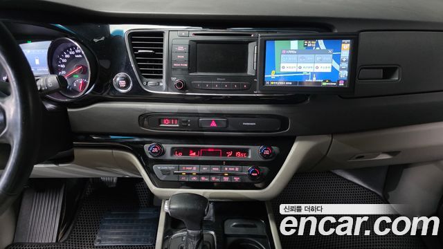 Kia Canival 2017 — photo 14