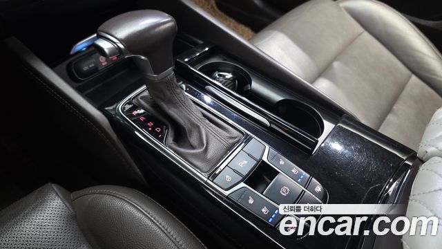 Kia K7 2017 — photo 12