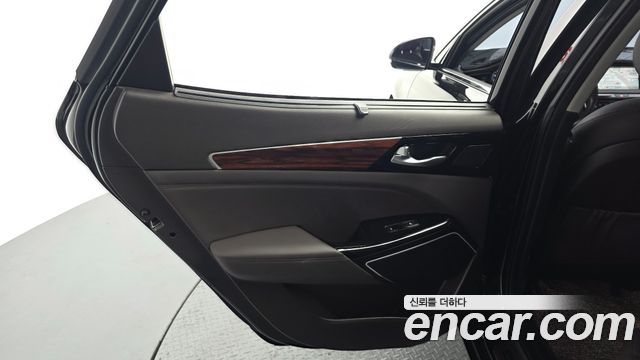 Kia K7 2017 — photo 15