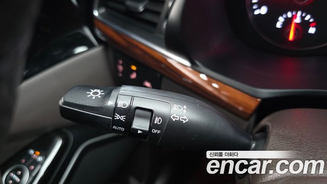 Kia K7 2017 — photo 27