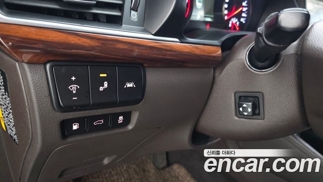 Kia K7 2017 — photo 29