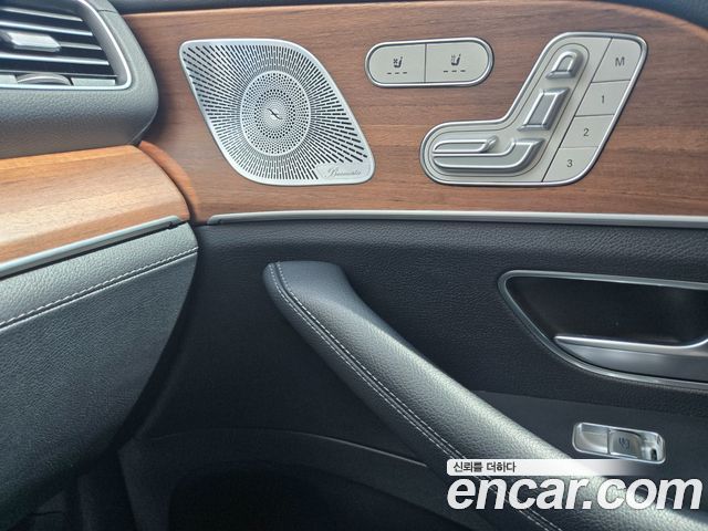 Mercedes-Benz GLE-Class 2020 — photo 14