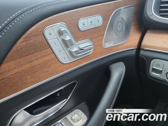 Mercedes-Benz GLE-Class 2020 — photo 15