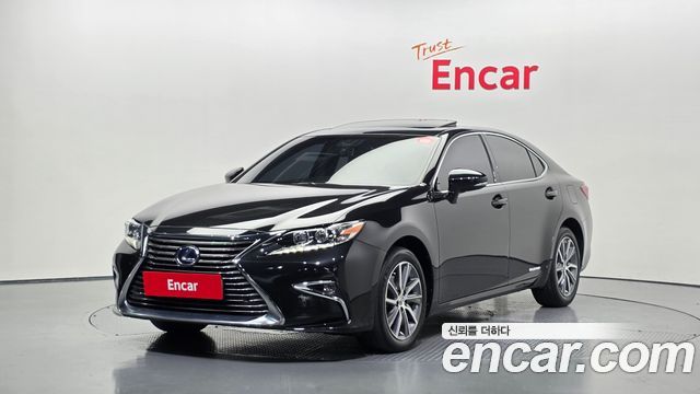 Lexus ES 2018 — photo 1