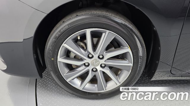 Lexus ES 2018 — photo 5