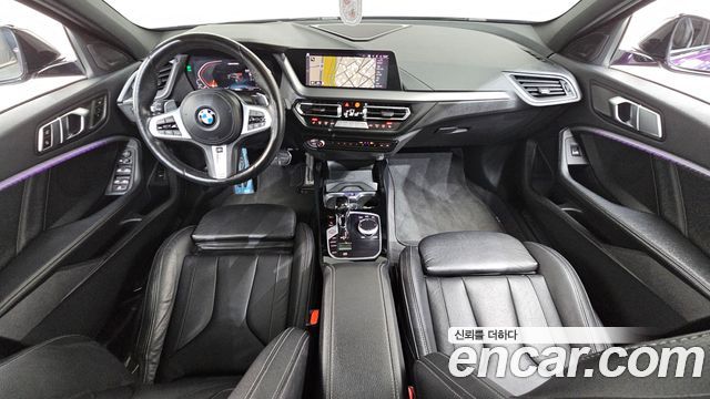 BMW 1-Series 2022 — photo 10