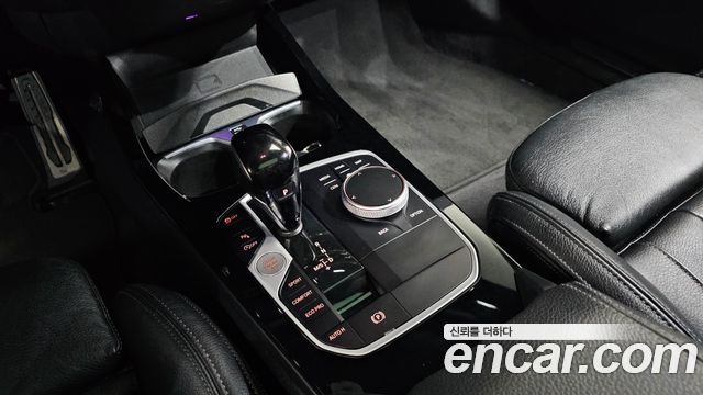BMW 1-Series 2022 — photo 12