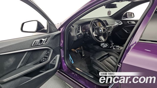 BMW 1-Series 2022 — photo 13