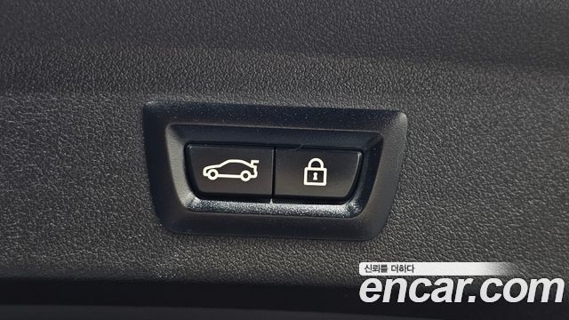 BMW 1-Series 2022 — photo 22