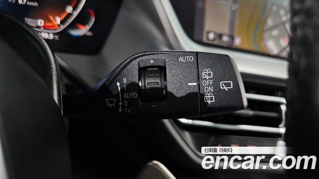 BMW 1-Series 2022 — photo 28