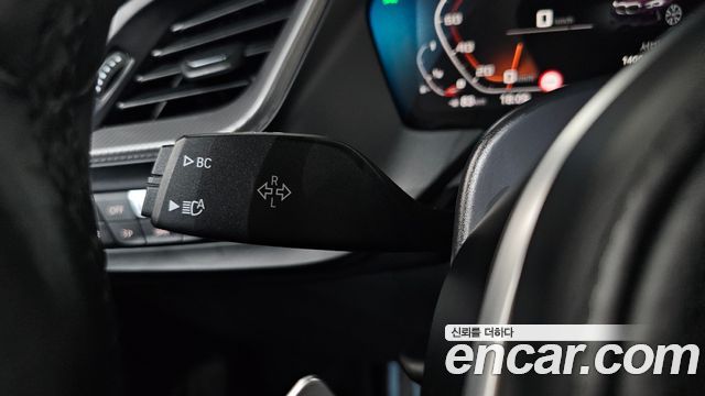 BMW 1-Series 2022 — photo 29