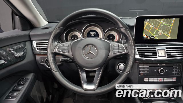 Mercedes-Benz CLS-Class 2016 — photo 19