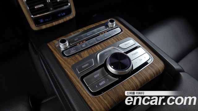 Kia K9 2022 — photo 25