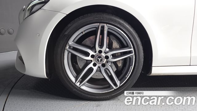 Mercedes-Benz E-Class 2020 — photo 5
