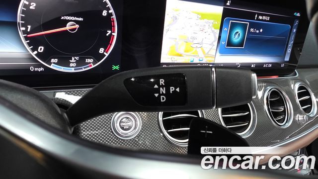 Mercedes-Benz E-Class 2020 — photo 9