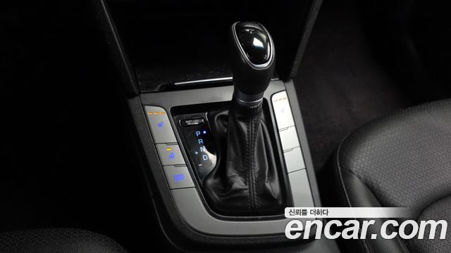 Hyundai AVANTE 2017 — photo 9