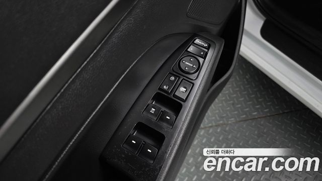 Hyundai AVANTE 2017 — photo 18