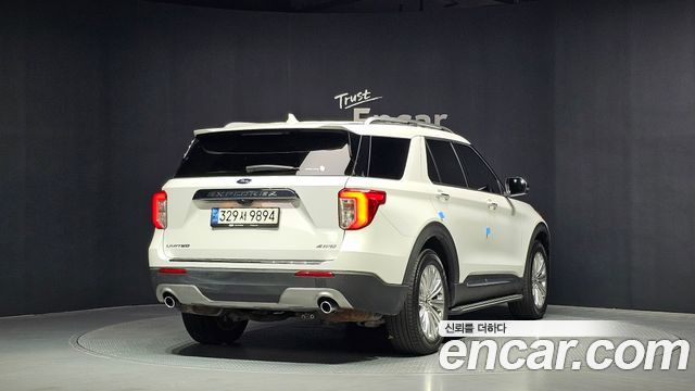 Ford Explorer 2021 — photo 2