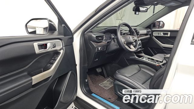 Ford Explorer 2021 — photo 13