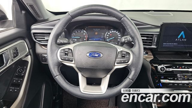 Ford Explorer 2021 — photo 19