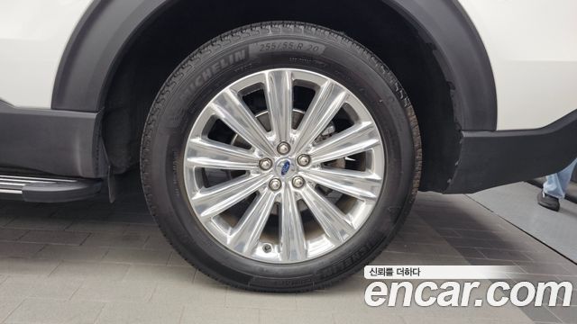 Ford Explorer 2021 — photo 7