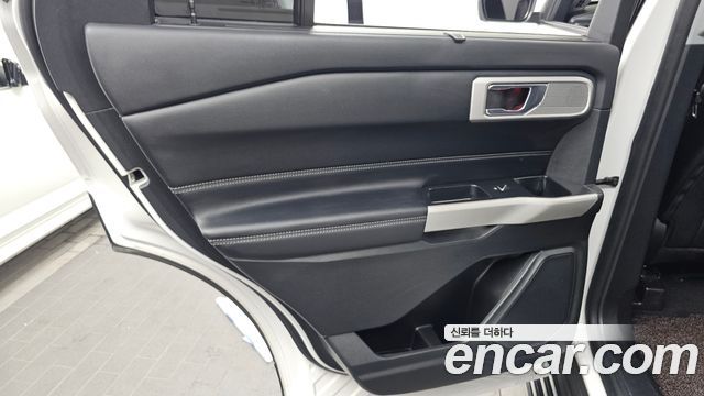 Ford Explorer 2021 — photo 15