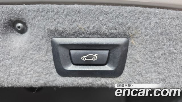 BMW 7-Series 2010 — photo 20
