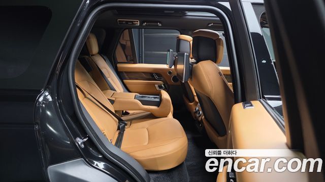 Land Rover Range Rover 2021 — photo 18