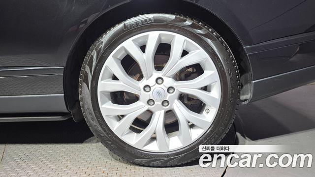 Land Rover Range Rover 2021 — photo 7
