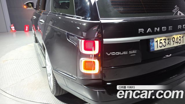 Land Rover Range Rover 2021 — photo 9
