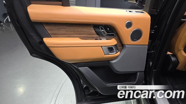 Land Rover Range Rover 2021 — photo 15