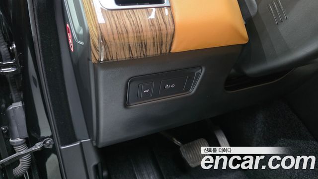 Land Rover Range Rover 2021 — photo 30