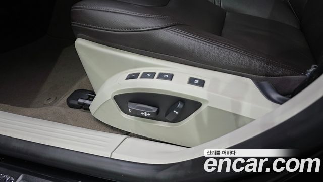 Volvo V40 2016 — photo 23