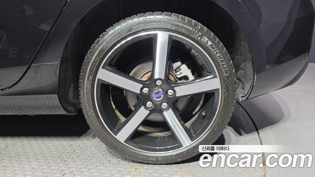 Volvo V40 2016 — photo 7