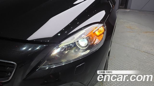 Volvo V40 2016 — photo 8