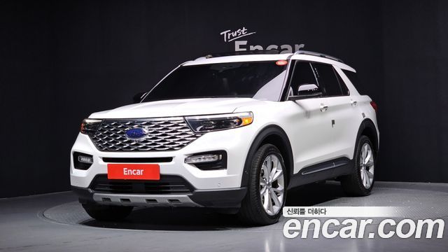 Ford Explorer 2022 — photo 1