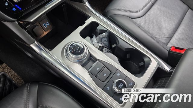 Ford Explorer 2022 — photo 9