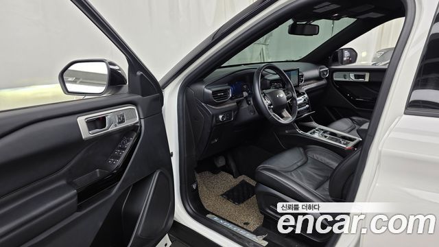 Ford Explorer 2022 — photo 10