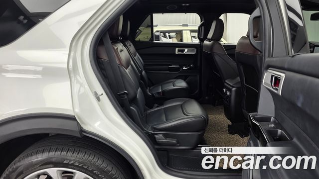 Ford Explorer 2022 — photo 12
