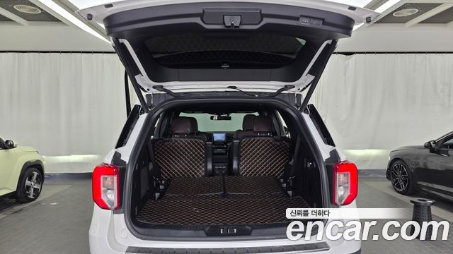Ford Explorer 2022 — photo 20