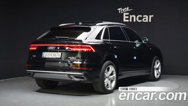 Audi Q8 2022 — photo 2