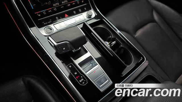 Audi Q8 2022 — photo 9