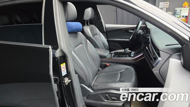 Audi Q8 2022 — photo 12