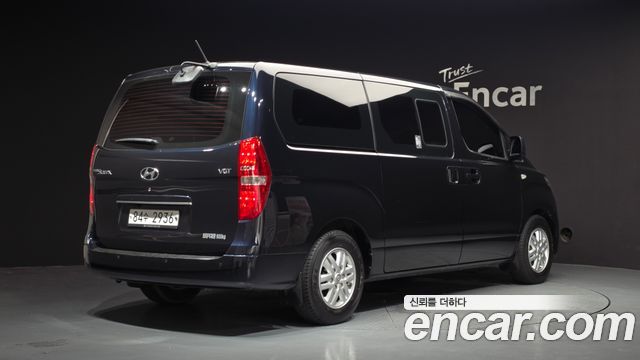 Hyundai Starex 2019 — photo 2