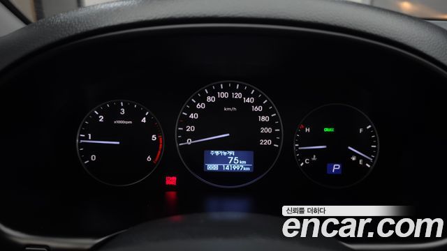 Hyundai Starex 2019 — photo 8