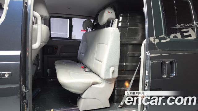 Hyundai Starex 2019 — photo 11