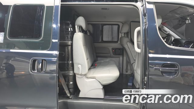 Hyundai Starex 2019 — photo 12